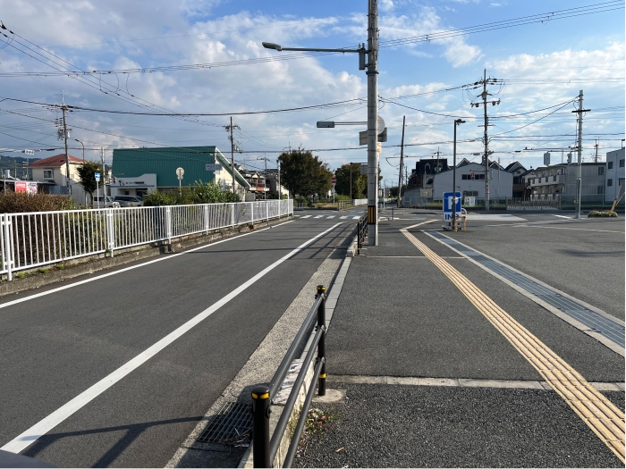 前面道路（南向き）